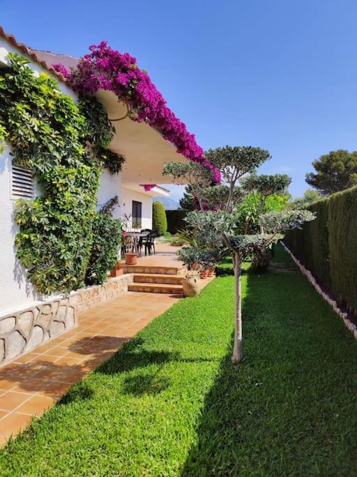 Exclusiva Villa Con Piscina كالافات المظهر الخارجي الصورة