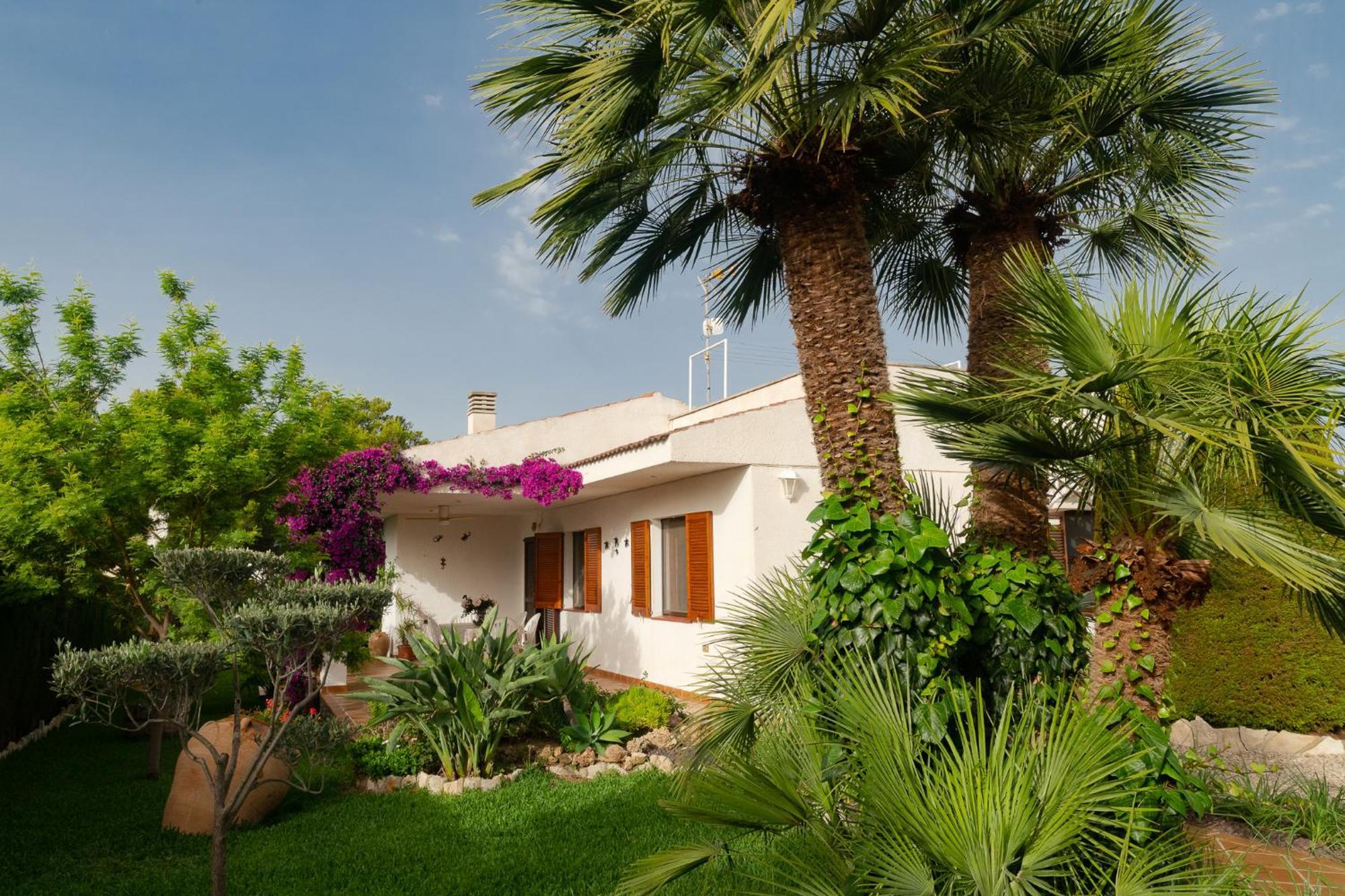 Exclusiva Villa Con Piscina كالافات المظهر الخارجي الصورة
