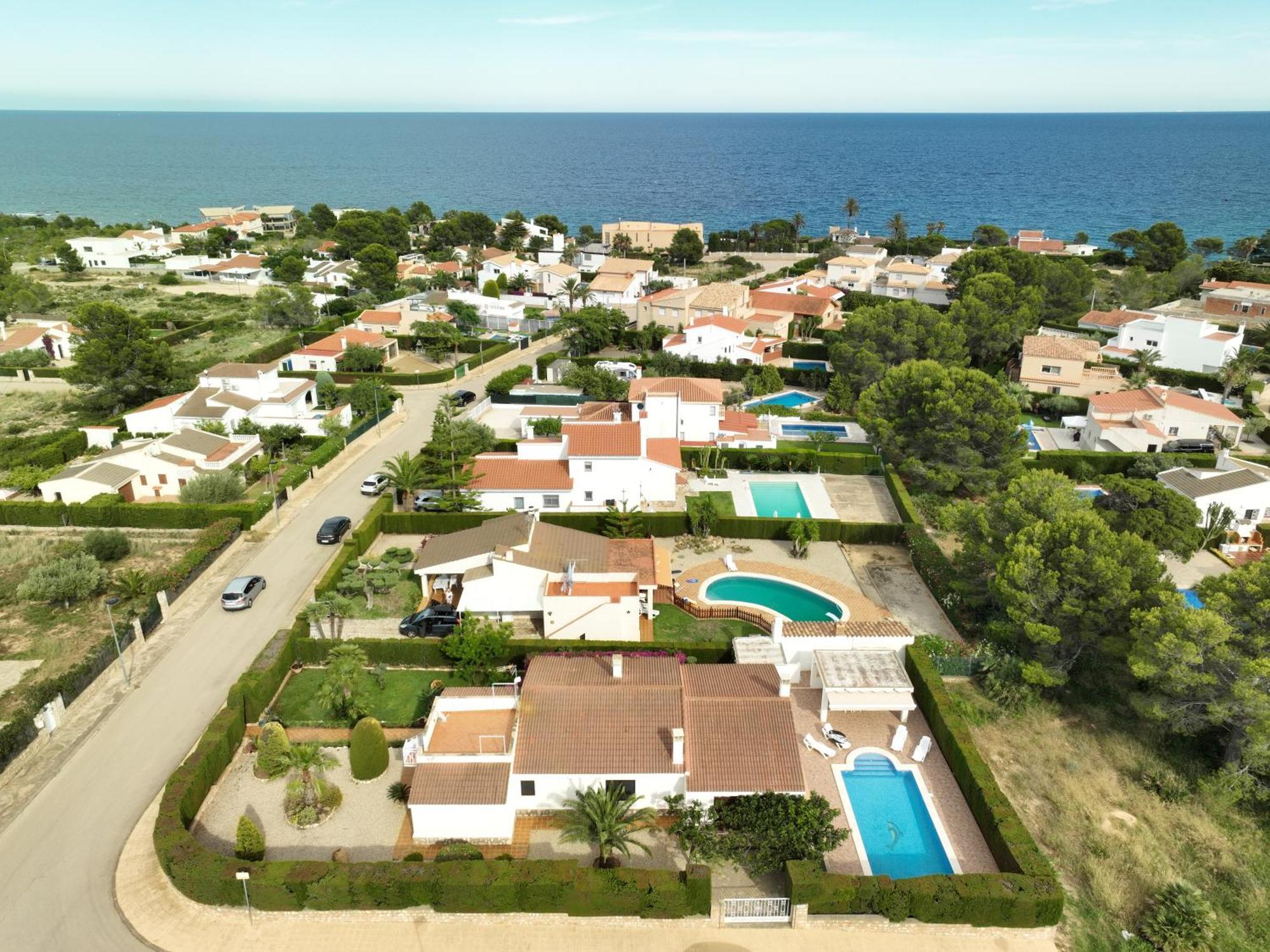 Exclusiva Villa Con Piscina كالافات المظهر الخارجي الصورة